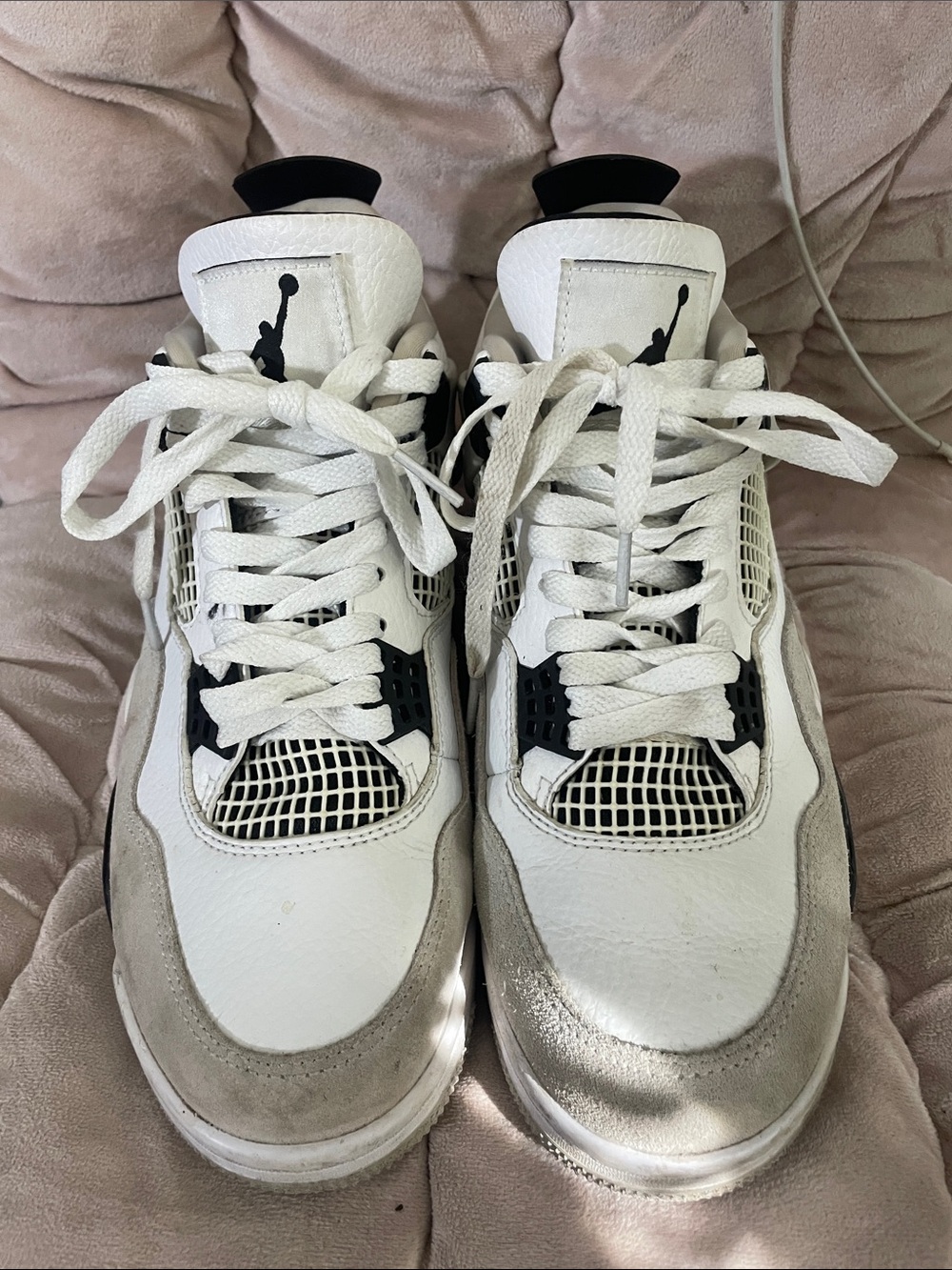 Jordan Men's White and Black Retro Basketball Sneakers